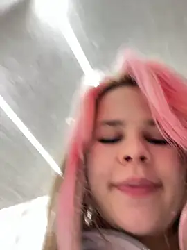 SuzieMurray online show from January 28, 2025, 11:17 am