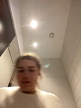 SuzieMurray online show from February 26, 2025, 11:41 am