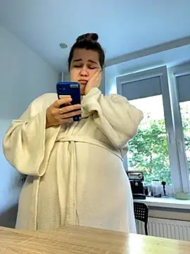 SuzieMurray online show from September 19, 2025, 10:27 am