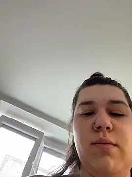 SuzieMurray online show from April 22, 2026, 8:17 am