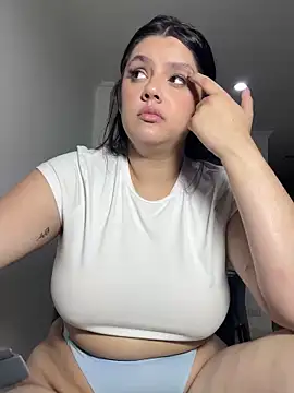 kimberlyhills1 online show from February 18, 2025, 10:58 pm