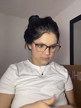 kimberlyhills1 online show from November 24, 2025, 8:19 pm