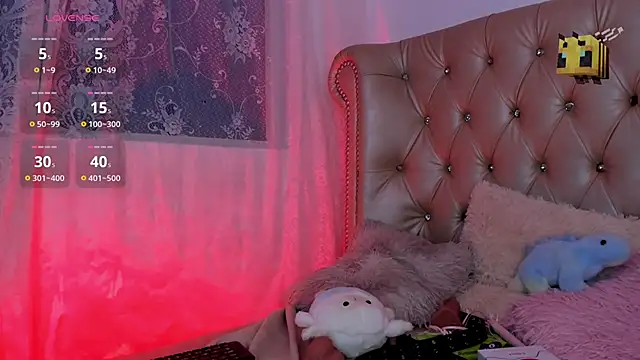 AlexaFoxy18 online show from March 13, 2025, 7:20 am