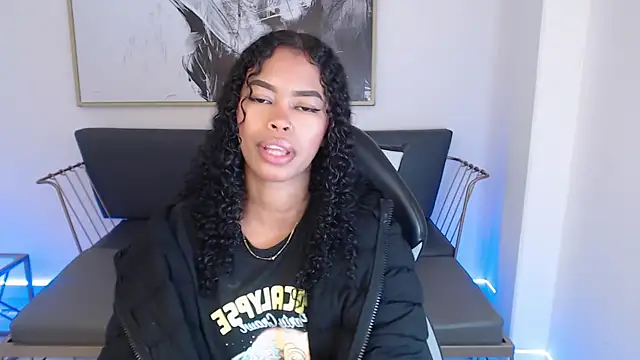 Shenna brunette  online show from December 20, 2024, 1:11 pm