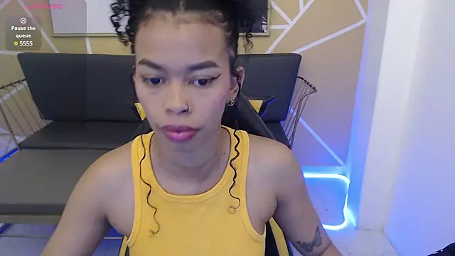 Shenna brunette  online show from March 12, 2025, 1:08 pm