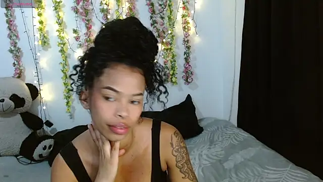 Shenna brunette  online show from October 4, 2025, 9:02 pm