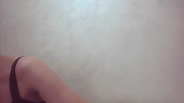 CaitlinaJayne23 online show from October 12, 2025, 4:00 am