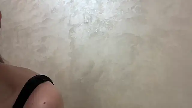 CaitlinaJayne23 online show from February 25, 2026, 4:44 am