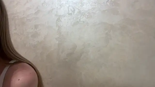 Snapshot of CaitlinaJayne23 chatting on June 1, 2026, 6:20 pm CaitlinaJayne23 online show from June 1, 2026, 6:20 pm