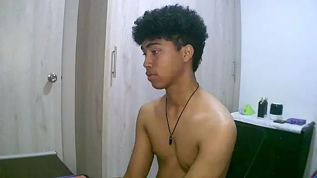 Snapshot of sexy_diamante_ chatting on September 26, 2025, 9:52 pm sexy diamante online show from September 26, 2025, 9:52 pm