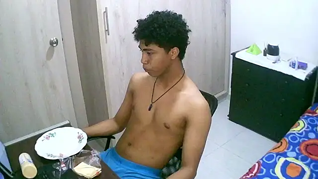 Snapshot of sexy_diamante_ chatting on October 2, 2025, 10:06 pm sexy diamante online show from October 2, 2025, 10:06 pm