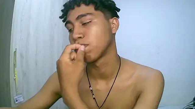 Snapshot of sexy_diamante_ chatting on November 5, 2025, 12:10 am sexy diamante online show from November 5, 2025, 12:10 am