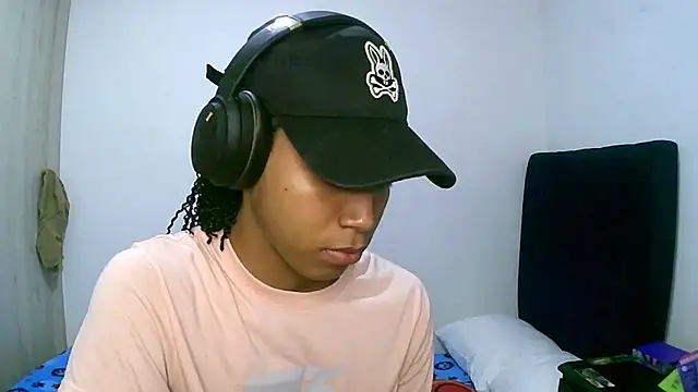 Snapshot of sexy_diamante_ chatting on November 23, 2025, 3:17 am sexy diamante online show from November 23, 2025, 3:17 am