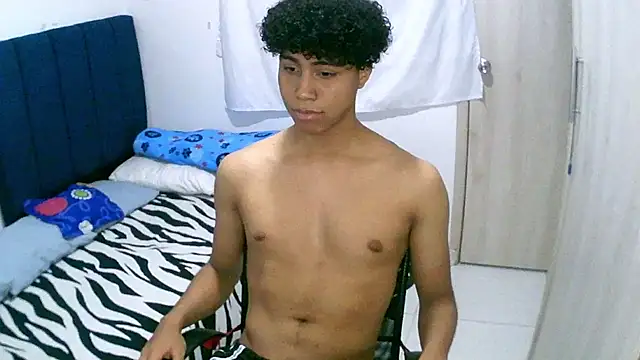 Snapshot of sexy_diamante_ chatting on January 7, 2026, 2:25 am sexy diamante online show from January 7, 2026, 2:25 am