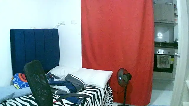 Snapshot of sexy_diamante_ chatting on January 13, 2026, 1:11 am sexy diamante online show from January 13, 2026, 1:11 am