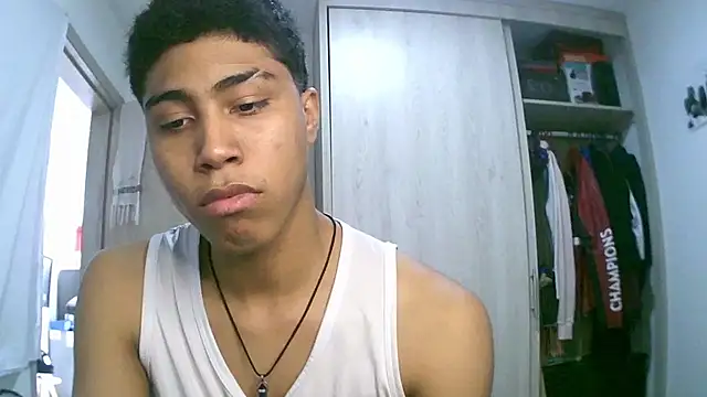 Snapshot of sexy_diamante_ chatting on February 19, 2026, 6:15 pm sexy diamante online show from February 19, 2026, 6:15 pm