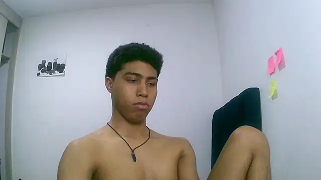 Snapshot of sexy_diamante_ chatting on March 3, 2026, 1:56 am sexy diamante online show from March 3, 2026, 1:56 am