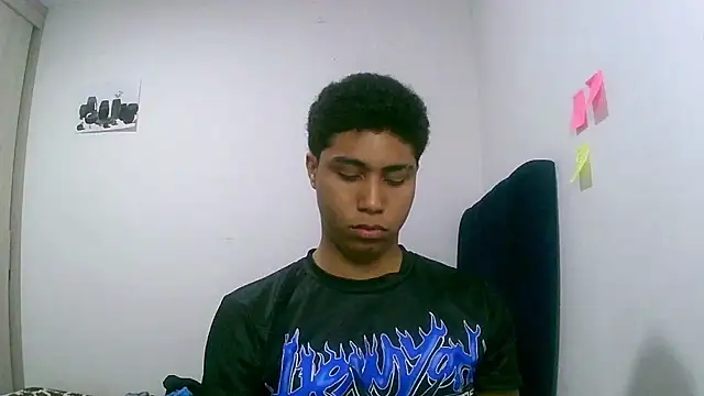 Snapshot of sexy_diamante_ chatting on March 4, 2026, 4:07 am sexy diamante online show from March 4, 2026, 4:07 am