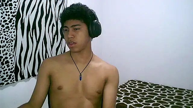 sexy diamante  online show from April 22, 2026, 5:54 am