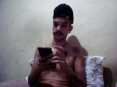 Snapshot of gatobranco001 chatting on March 11, 2025, 8:42 pm gatobranco001 online show from March 11, 2025, 8:42 pm