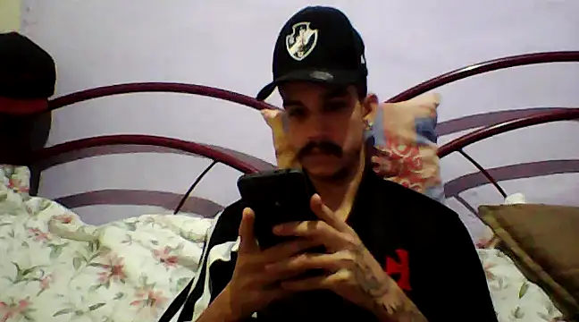 Snapshot of gatobranco001 chatting on March 21, 2025, 2:18 am gatobranco001 online show from March 21, 2025, 2:18 am