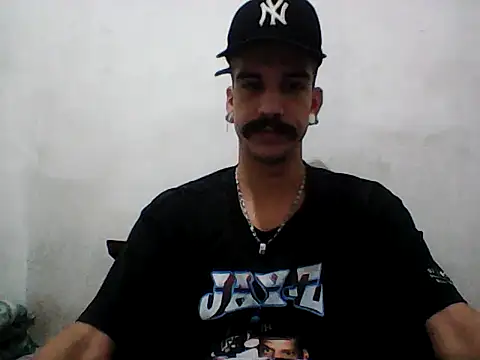 Snapshot of gatobranco001 chatting on June 11, 2026, 8:07 pm gatobranco001 online show from June 11, 2026, 8:07 pm
