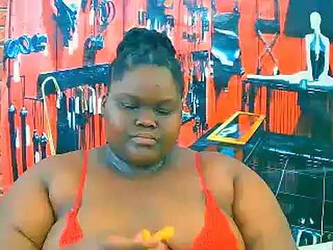 EbonyHotBuns online show from November 9, 2025, 7:01 pm