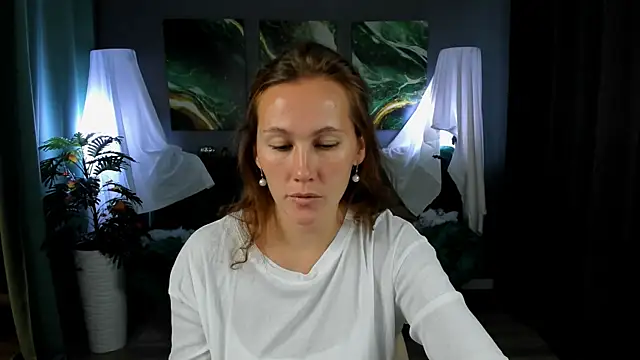 MichelleOrtis online show from November 5, 2025, 12:27 pm