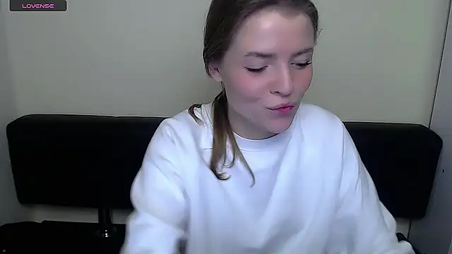 MissOliviaa  online show from December 18, 2024, 8:20 am