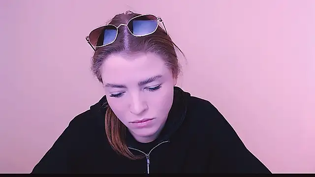 MissOliviaa  online show from February 10, 2025, 8:20 am