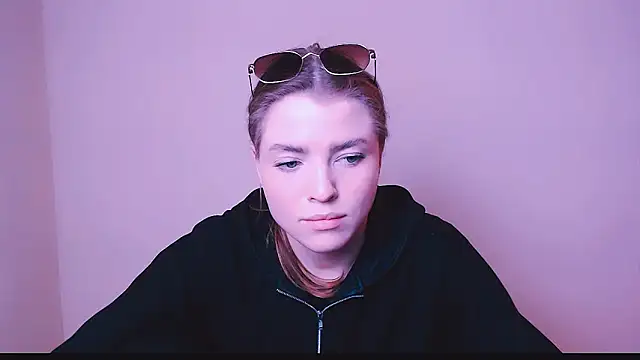 MissOliviaa  online show from February 10, 2025, 2:26 pm