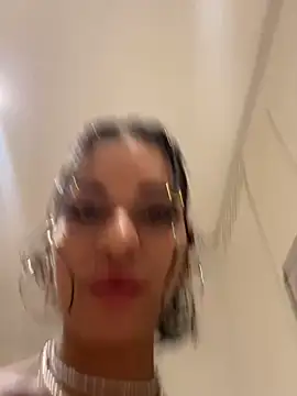 AlyssaHottv  online show from September 25, 2025, 10:46 pm