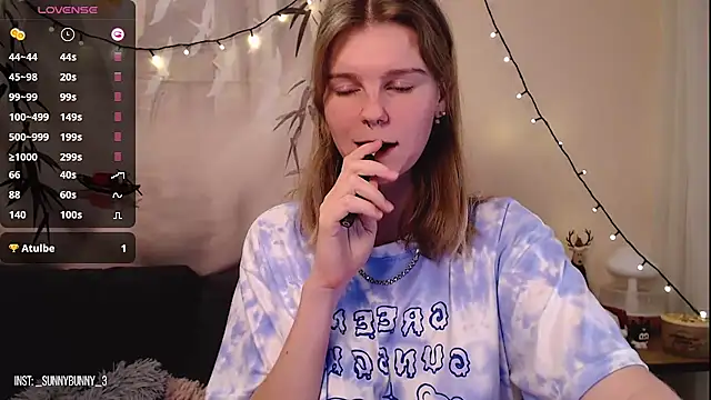 Moona xx online show from December 15, 2024, 11:20 pm