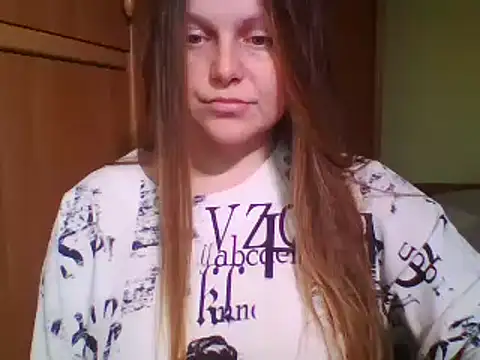 Evasapples online show from February 14, 2025, 12:57 pm