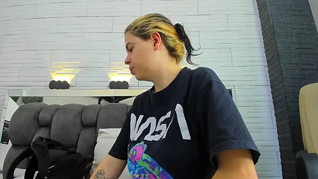 dorothy vegga online show from December 17, 2025, 3:56 am