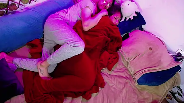 tatouagendecouple online show from October 5, 2025, 4:11 am