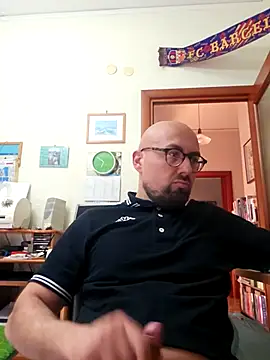 Snapshot of darione_90 chatting on May 12, 2026, 4:48 pm darione 90 online show from May 12, 2026, 4:48 pm