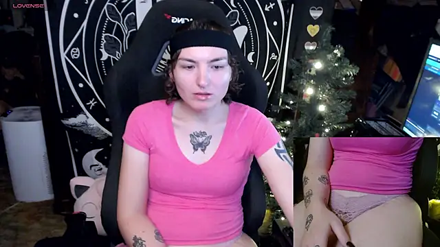 BrandiWRLD 999 online show from December 23, 2024, 6:05 pm