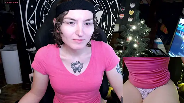 BrandiWRLD 999 online show from December 27, 2024, 7:03 pm