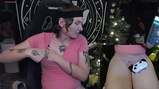 BrandiWRLD 999 online show from January 17, 2025, 10:01 pm