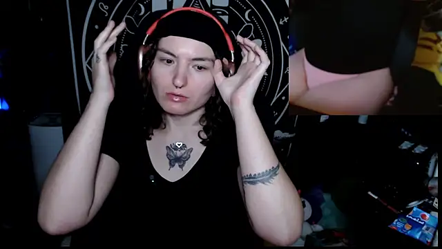 BrandiWRLD 999 online show from September 23, 2025, 7:17 pm