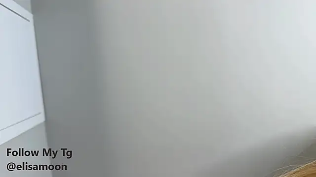 elisa moon online show from March 13, 2025, 7:06 pm