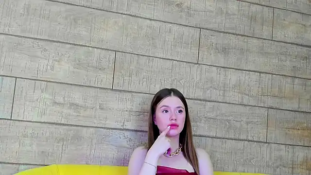 MilanaBalmain online show from February 10, 2025, 8:31 am