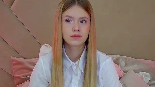 MilanaBalmain online show from October 20, 2025, 4:13 am