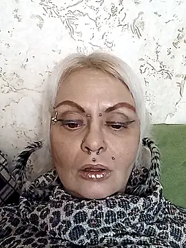 Gardener of Illusions online show from November 8, 2025, 2:56 am