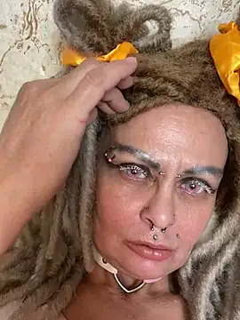 Snapshot of Gardener_of_Illusions chatting on February 6, 2026, 2:27 am Gardener of Illusions online show from February 6, 2026, 2:27 am