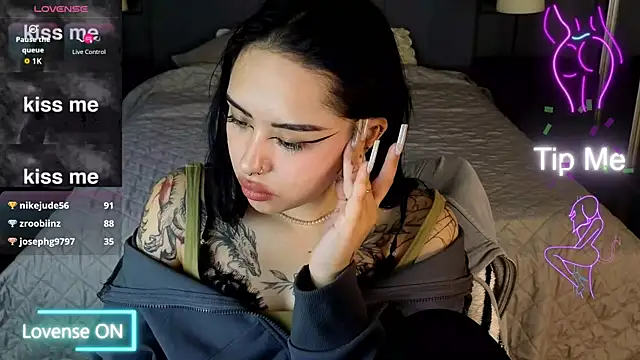 baby  kim online show from December 19, 2025, 8:43 am