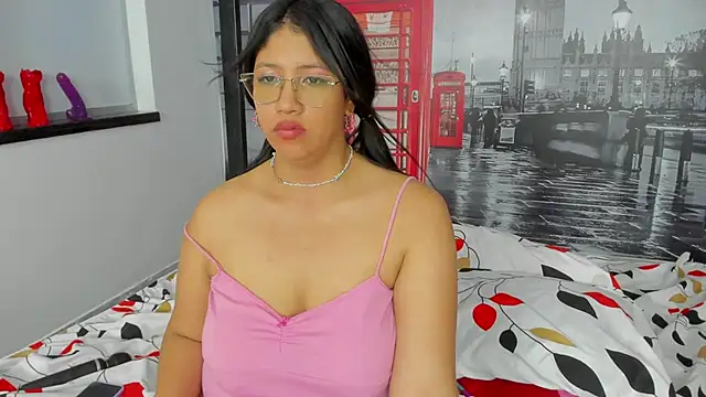 estrella bigboobs14 online show from March 3, 2025, 6:22 pm