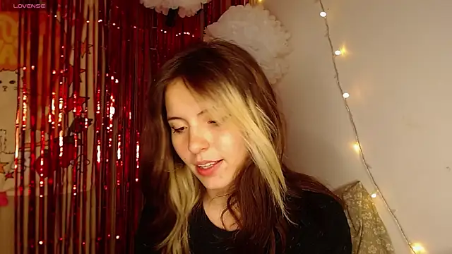 cherrybom969 online show from December 4, 2024, 3:26 am