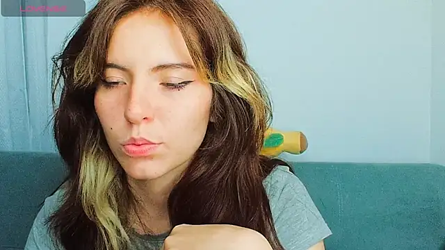 cherrybom969 online show from January 31, 2025, 7:29 am